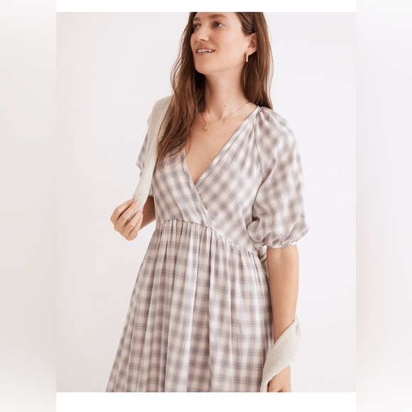 Madewell Marianna Puffed Sleeved Midi Dress in plaid - Picture 2 of 9